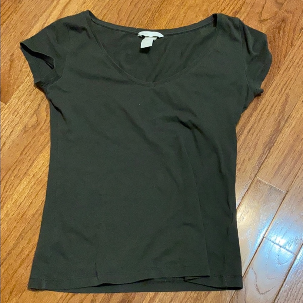 V NECK FOREST GREEN SHORT SLEEVE TEE